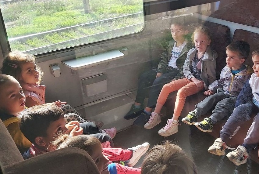 Banjalučki mališani u poseti Željeznicama Republike Srpske